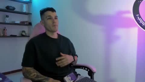 booyhott_ online show from December 19, 7:54 pm