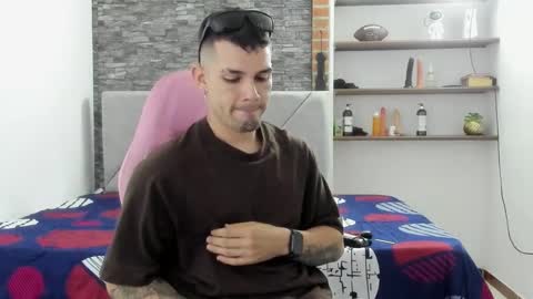 booyhott_ online show from March 14, 7:30 pm