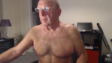 Snapshot of boppy21 chatting on May 7, 8:47 pm Boppy21 online show from May 7, 8:47 pm