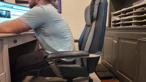 Snapshot of boredhorndog chatting on February 6, 2:09 pm Boredhorndog online show from February 6, 2:09 pm