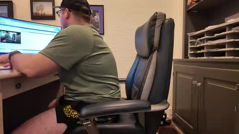 Snapshot of boredhorndog chatting on March 10, 2:55 pm Boredhorndog online show from March 10, 2:55 pm