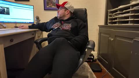 Snapshot of boredhorndog chatting on March 16, 2:43 pm Boredhorndog online show from March 16, 2:43 pm