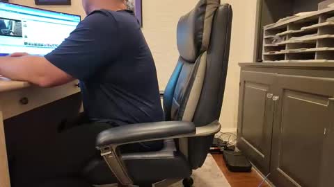 Snapshot of boredhorndog chatting on April 10, 5:01 am Boredhorndog online show from April 10, 5:01 am