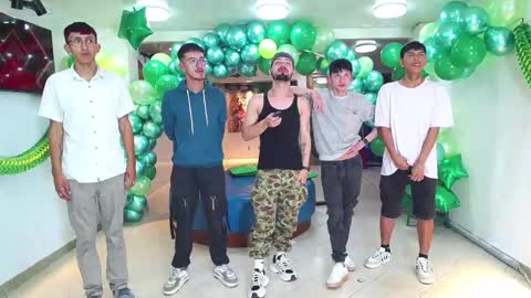 THOMAS AND DAMIAND online show from March 3, 5:09 am