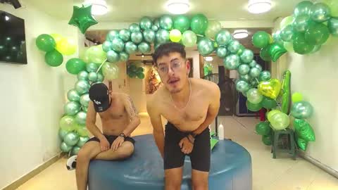 THOMAS AND DAMIAND online show from March 5, 8:21 am