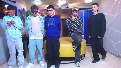 THOMAS AND DAMIAND online show from September 27, 5:12 am