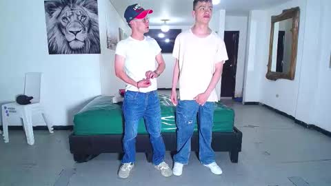 THOMAS AND DAMIAND online show from November 2, 6:10 pm