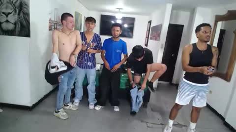 THOMAS AND DAMIAND online show from November 4, 6:40 pm