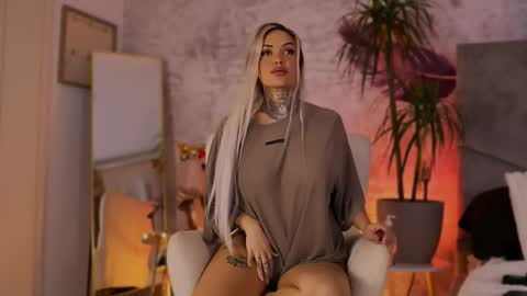 BriannaXmoon online show from February 14, 6:37 pm