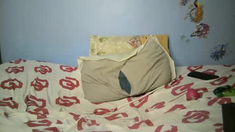 Snapshot of botty_queen chatting on May 15, 8:38 pm botty_queen online show from May 15, 8:38 pm