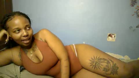 Snapshot of botty_queen chatting on May 27, 7:22 pm botty_queen online show from May 27, 7:22 pm