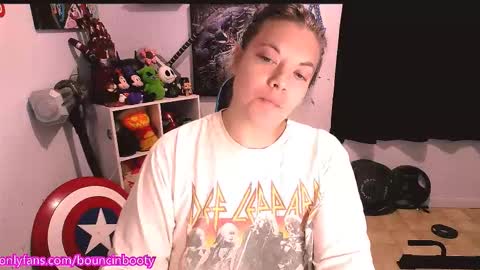 Snapshot of bouncinbooty chatting on October 20, 3:18 am Pumpkin Butt online show from October 20, 3:18 am