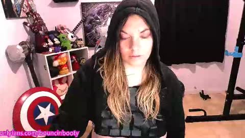 Snapshot of bouncinbooty chatting on November 3, 4:41 pm Pumpkin Butt online show from November 3, 4:41 pm