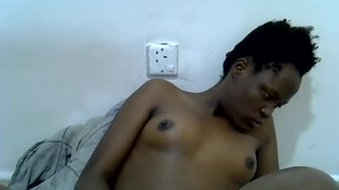 bouncy_vee online show from June 27, 11:15 am