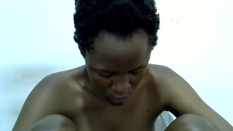 bouncy_vee online show from July 20, 11:23 am