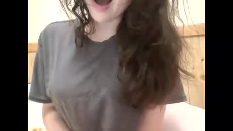 Snapshot of bouncyqueenmajesty chatting on October 10, 4:17 pm Bouncy Queen Majesty online show from October 10, 4:17 pm