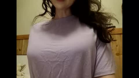 Snapshot of bouncyqueenmajesty chatting on October 27, 6:23 pm Bouncy Queen Majesty online show from October 27, 6:23 pm