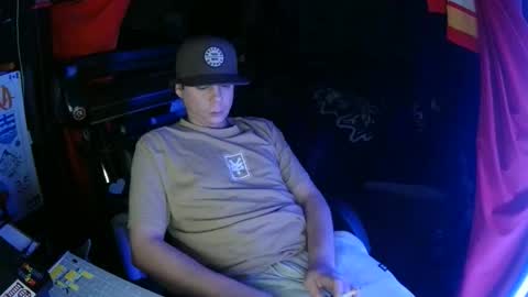 Snapshot of bowerboi1217 chatting on November 24, 12:49 pm Bowerboi1217 online show from November 24, 12:49 pm