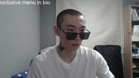 Snapshot of boxman556990 chatting on June 5, 2:07 am boxman556990 online show from June 5, 2:07 am