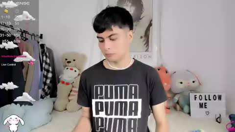 Aaron online show from February 21, 5:53 pm