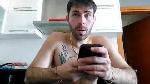 Snapshot of boy_aroundtheworld chatting on April 10, 8:19 am Dan online show from April 10, 8:19 am