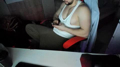 Snapshot of boy_boy22 chatting on December 16, 6:24 pm boy_boy22 online show from December 16, 6:24 pm