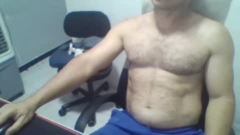 Snapshot of boy_fitbrutal chatting on November 18, 12:49 am boy_fitbrutal online show from November 18, 12:49 am