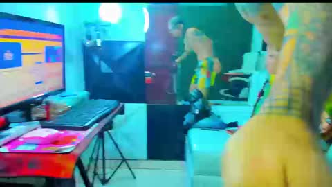 boy_tatto77 online show from March 12, 2:34 pm