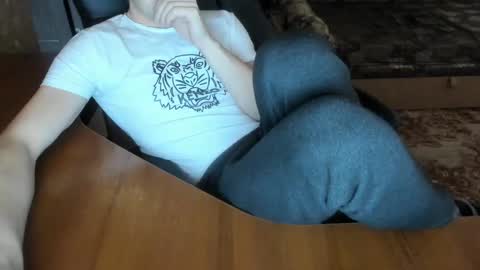 BoyApollon online show from December 6, 9:32 am