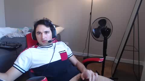 Snapshot of boybigcocks chatting on December 9, 7:39 pm For business or to fuck me contact me boybigcocks Follow my OF online show from December 9, 7:39 pm