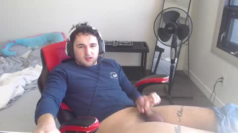 Snapshot of boybigcocks chatting on February 20, 8:36 pm For business or to fuck me contact me boybigcocks Follow my OF online show from February 20, 8:36 pm