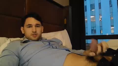 Snapshot of boybigcocks chatting on February 27, 10:42 pm For business or to fuck me contact me boybigcocks Follow my OF online show from February 27, 10:42 pm