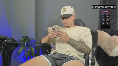 boyc02_ online show from February 9, 10:43 pm