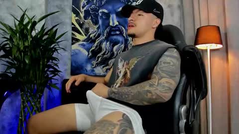 boyc02_ online show from October 12, 11:48 pm