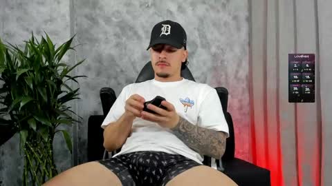 boyc02_ online show from December 23, 1:03 am