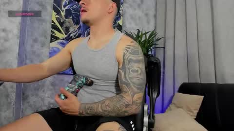 boyc02_ online show from February 1, 11:58 pm