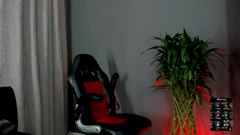Snapshot of boyc02_ chatting on May 14, 3:57 am boyc02_ online show from May 14, 3:57 am