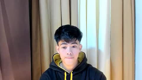 Snapshot of boynextdoor4ux chatting on April 6, 10:33 pm HI IM JAMES DONT FORGET GIVE ME THUMBS UP AND JOIN TO MY FANCLUB online show from April 6, 10:33 pm