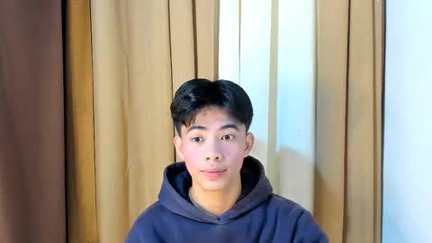 Snapshot of boynextdoor4ux chatting on April 13, 3:23 am HI IM JAMES DONT FORGET GIVE ME THUMBS UP AND JOIN TO MY FANCLUB online show from April 13, 3:23 am