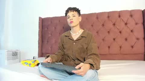 Snapshot of boys_hotparty chatting on July 12, 7:05 pm ALEX - TAYLER -MIKE online show from July 12, 7:05 pm