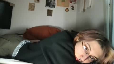 Snapshot of boywithbug chatting on March 3, 11:03 pm boywithbug online show from March 3, 11:03 pm