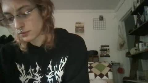 Snapshot of boywithbug chatting on March 4, 10:27 pm boywithbug online show from March 4, 10:27 pm