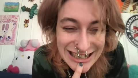 Snapshot of boywithbug chatting on March 6, 5:11 pm boywithbug online show from March 6, 5:11 pm