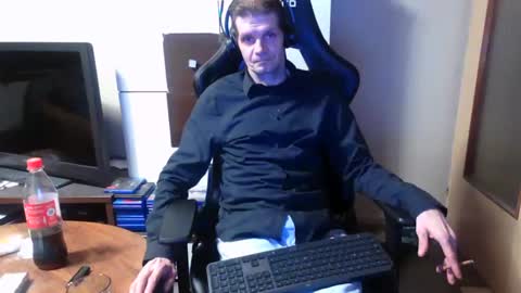 Snapshot of bponie1 chatting on December 29, 1:56 am bponie1 online show from December 29, 1:56 am