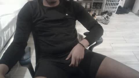 Snapshot of bquen400 chatting on March 9, 2:32 pm bquen400 online show from March 9, 2:32 pm