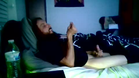 Snapshot of brad1989musiclife chatting on June 14, 9:22 am GuitarBrad1989 online show from June 14, 9:22 am