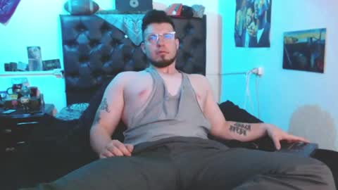 Snapshot of brad_hot_boy chatting on April 18, 7:07 pm brad hot boy online show from April 18, 7:07 pm