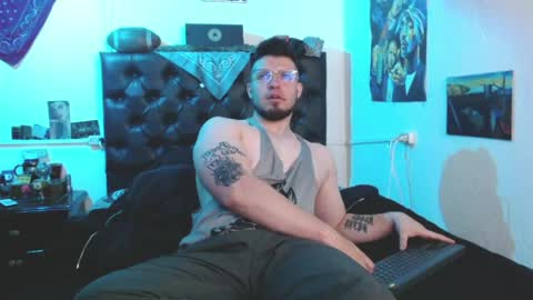 Snapshot of brad_hot_boy chatting on April 21, 4:34 pm brad hot boy online show from April 21, 4:34 pm
