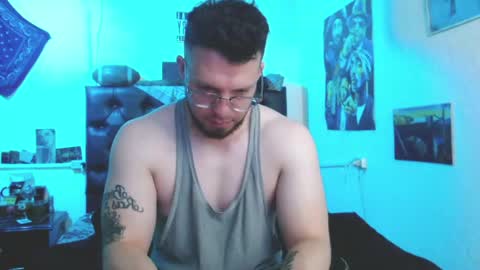 Snapshot of brad_hot_boy chatting on April 22, 4:19 pm brad hot boy online show from April 22, 4:19 pm