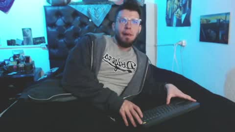 Snapshot of brad_hot_boy chatting on May 27, 4:15 pm brad hot boy online show from May 27, 4:15 pm